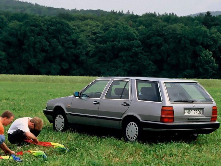  Lancia Thema SW 1988 года  (фото 7 из 8)